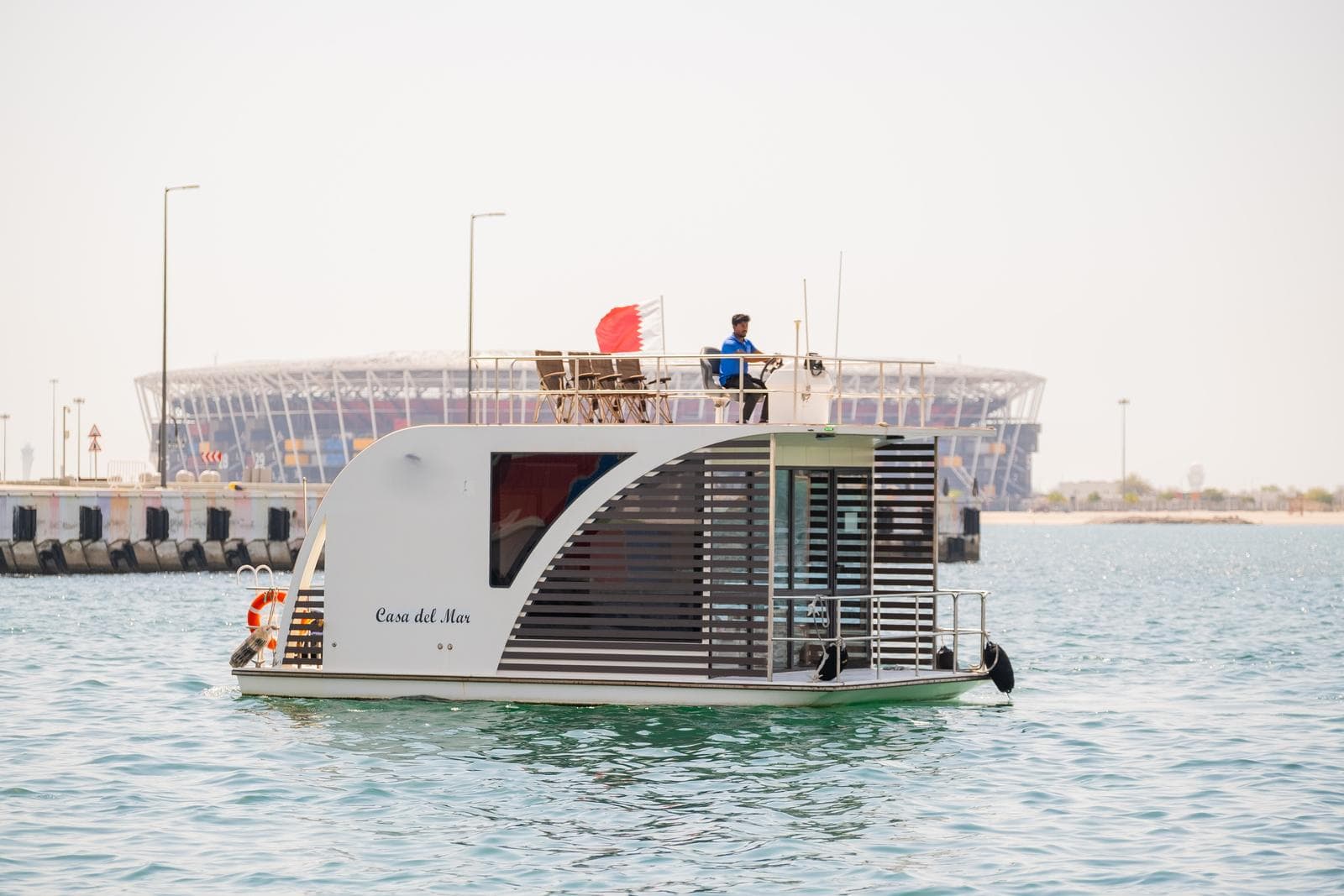 Casa del Mar Houseboat — Two-deck houseboat with crew — photo 1